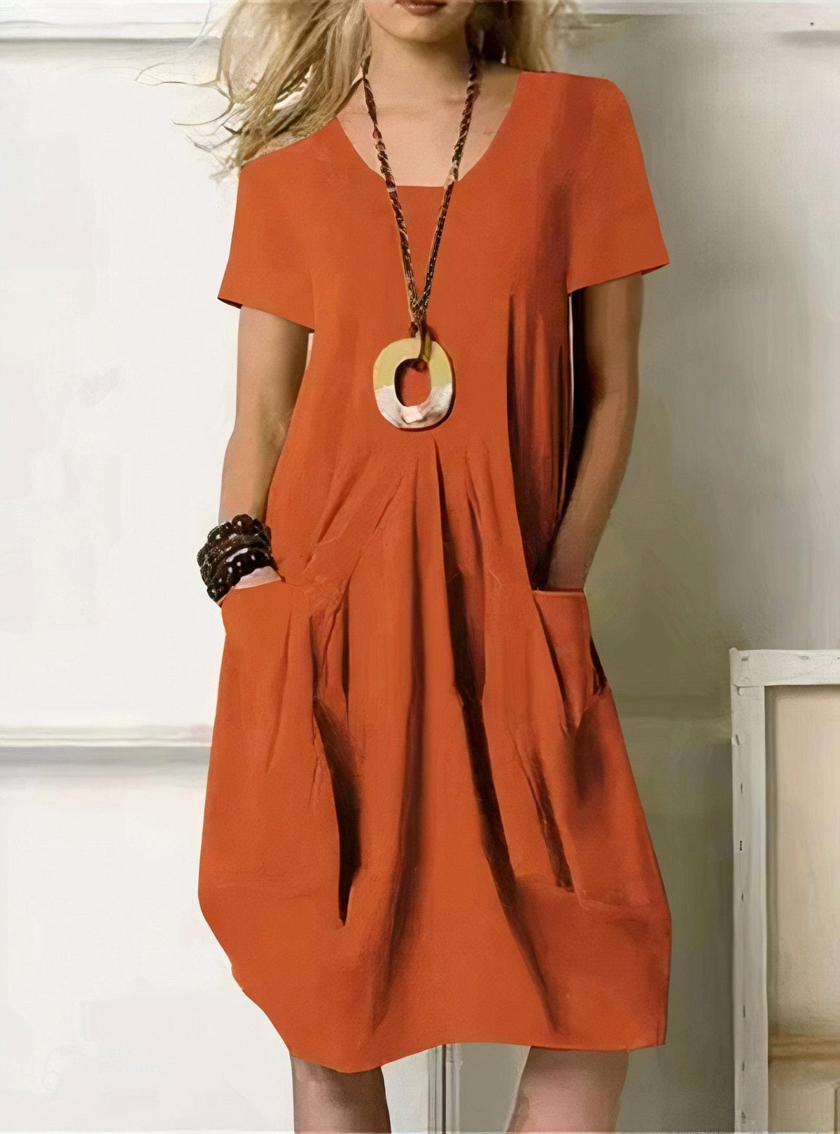 Tamara | Vestido fluido por la rodilla con bolsillos