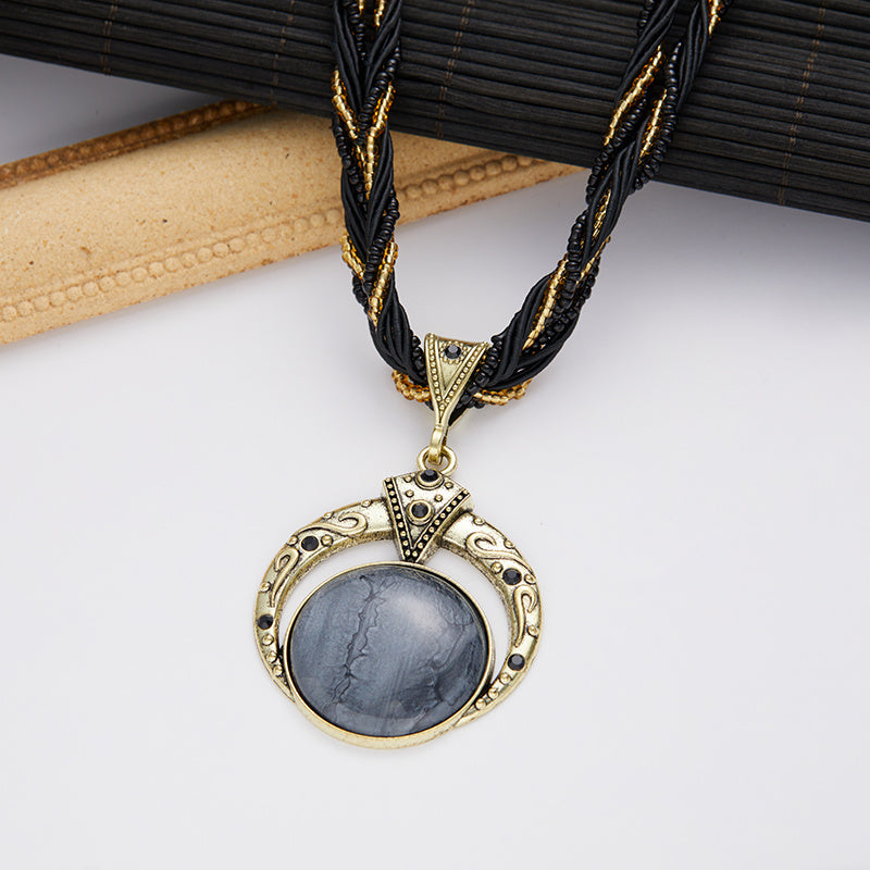 Luna | Collar con colgante bohemio elegante