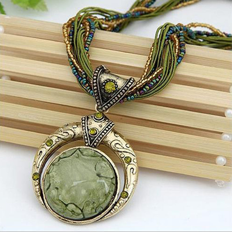 Luna | Collar con colgante bohemio elegante