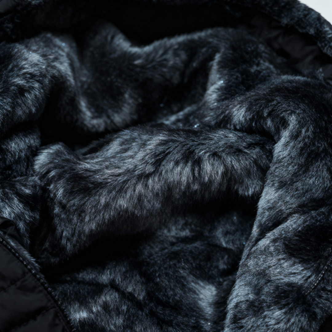 Amparo | Abrigo impermeable acolchado con capucha