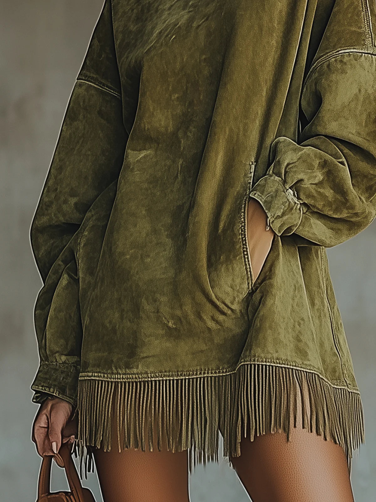 Ángela | Vestido de cuello alto con sutiles flecos
