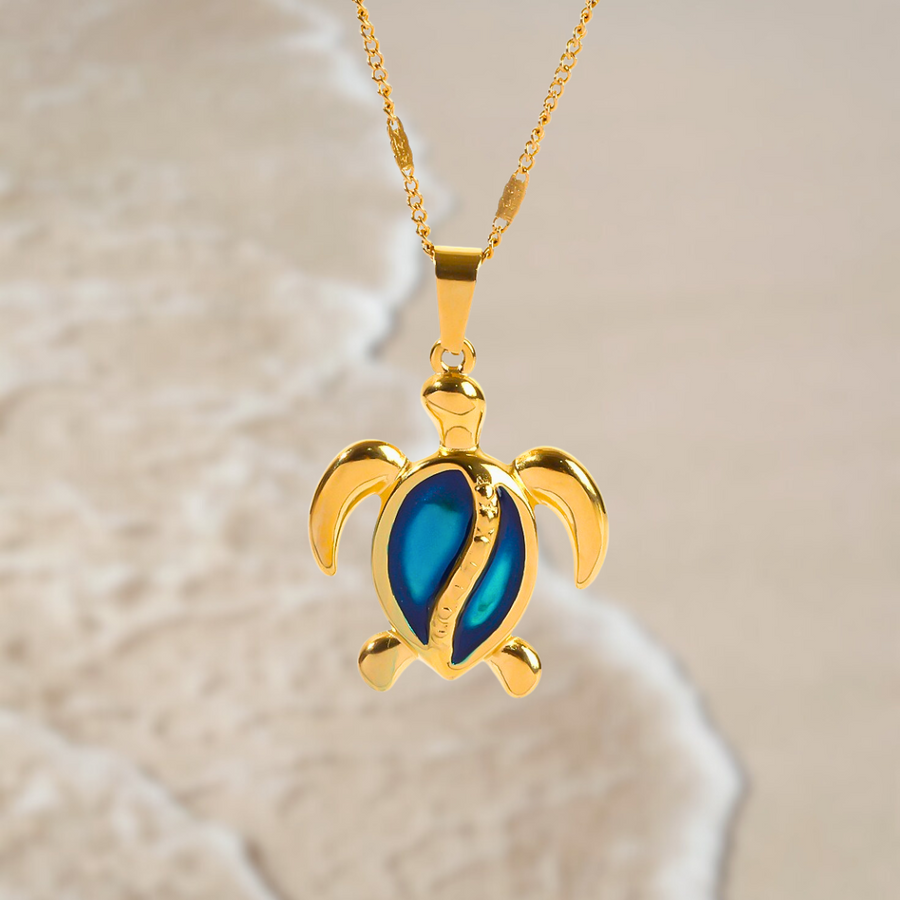 Chantal | Collar de tortuga dorado con elegante ópalo azul