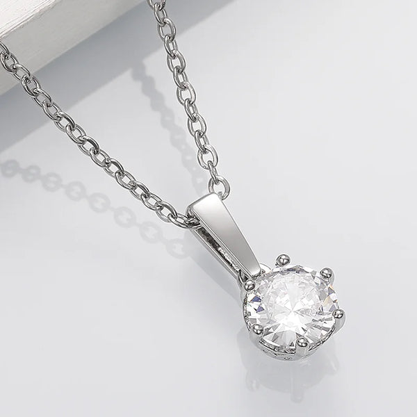 SELENE | Elegante collar con colgante de circonita brillante