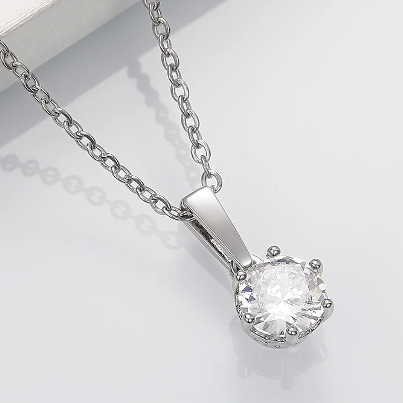 SELENE | Elegante collar con colgante de circonita brillante