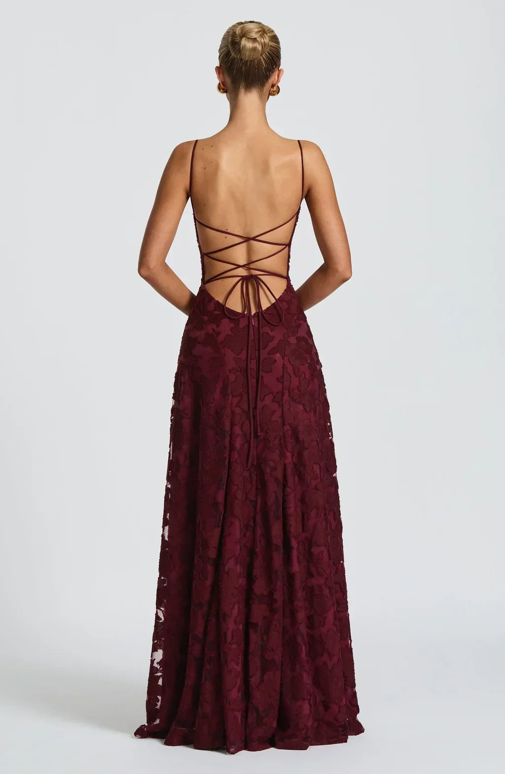 Amaia | Vestido Largo de Tirantes con Relieve Floral