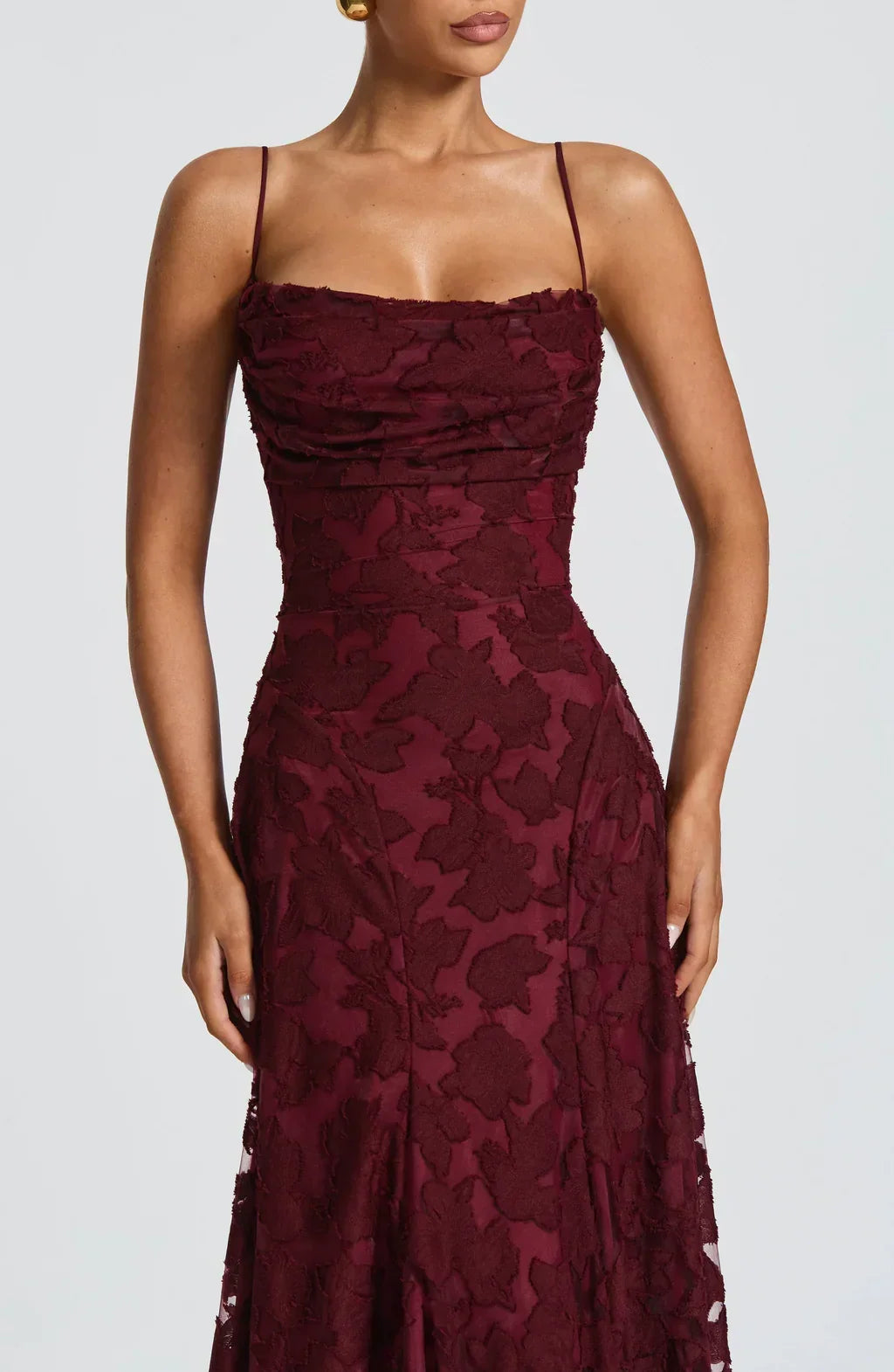Amaia | Vestido Largo de Tirantes con Relieve Floral
