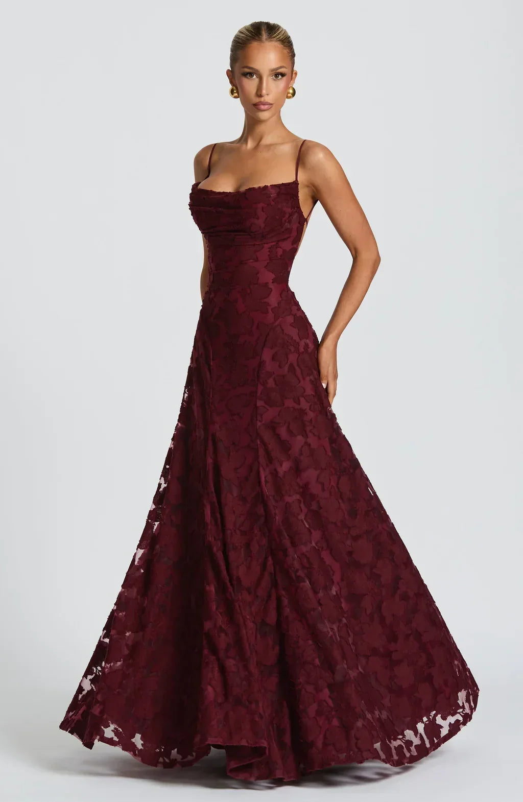 Amaia | Vestido Largo de Tirantes con Relieve Floral