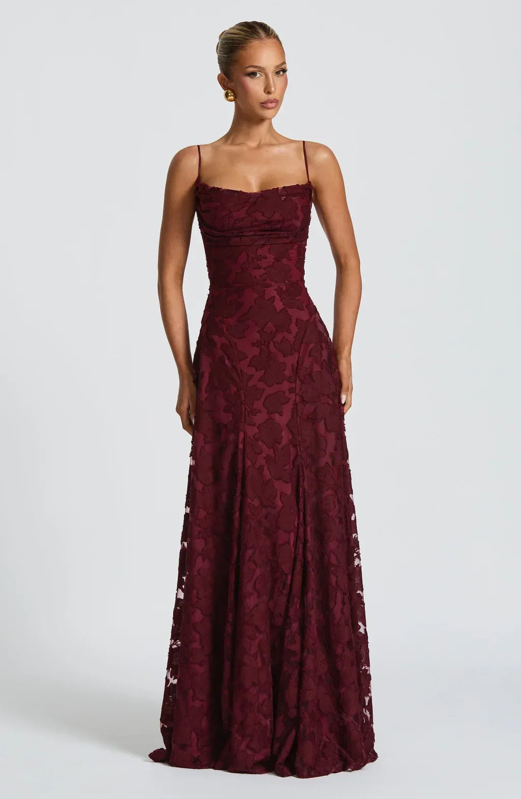 Amaia | Vestido Largo de Tirantes con Relieve Floral