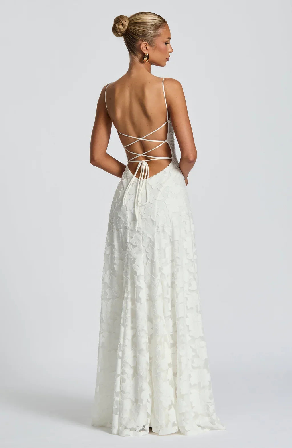 Amaia | Vestido Largo de Tirantes con Relieve Floral