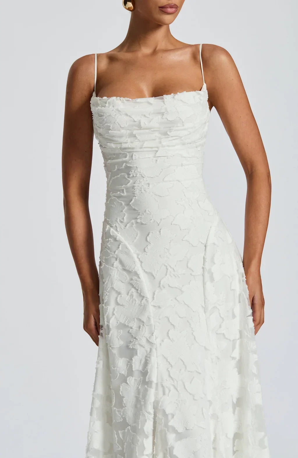 Amaia | Vestido Largo de Tirantes con Relieve Floral