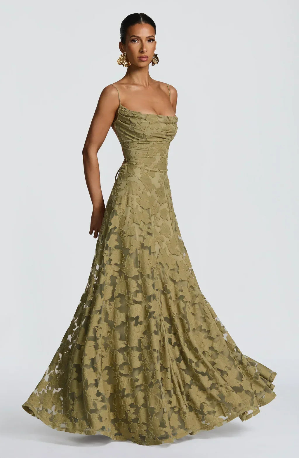 Amaia | Vestido Largo de Tirantes con Relieve Floral