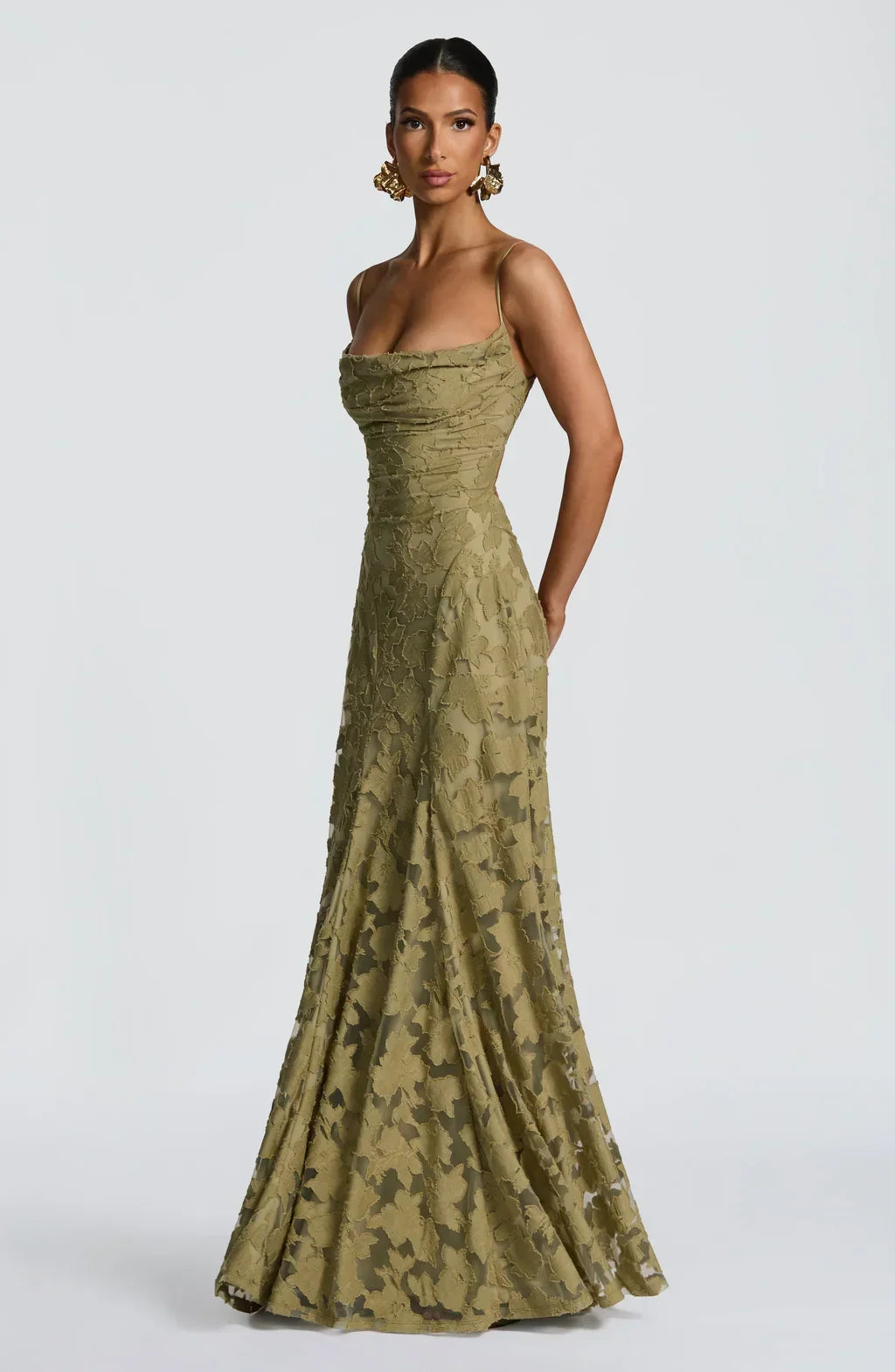 Amaia | Vestido Largo de Tirantes con Relieve Floral