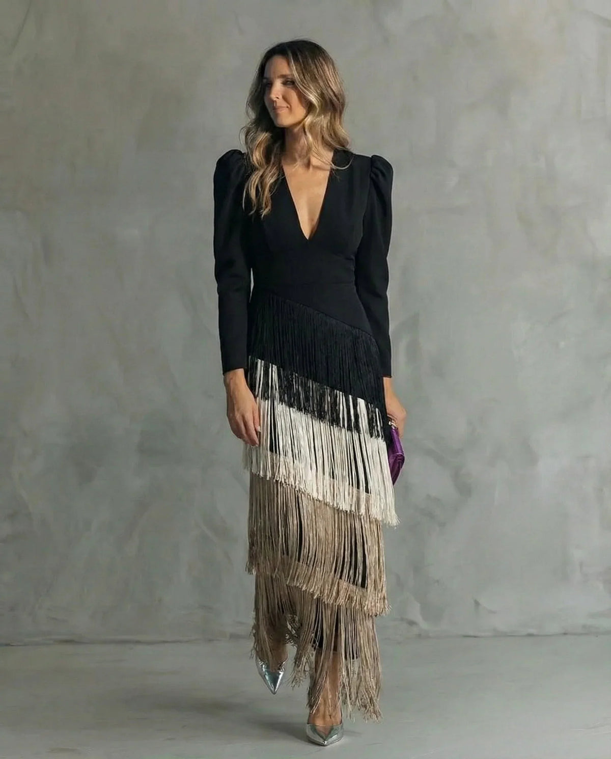 Itziar | Vestido midi elegante con mangas de flecos