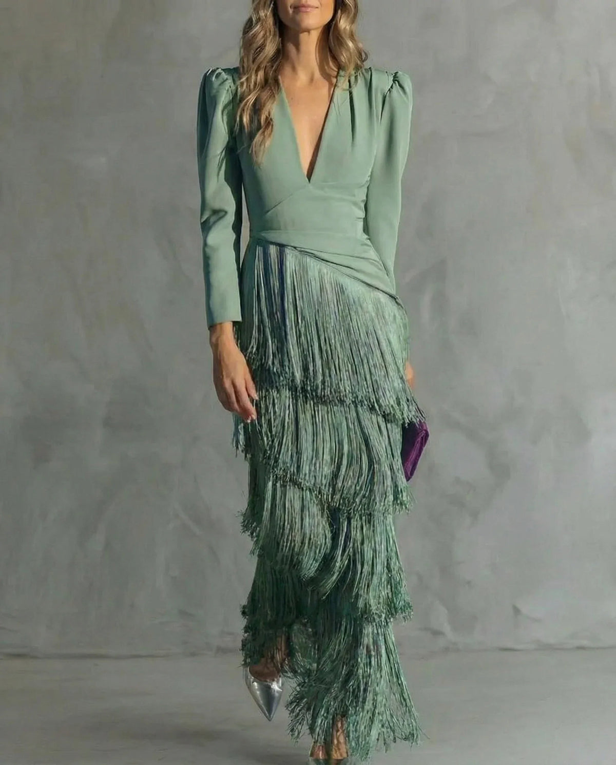 Itziar | Vestido midi elegante con mangas de flecos